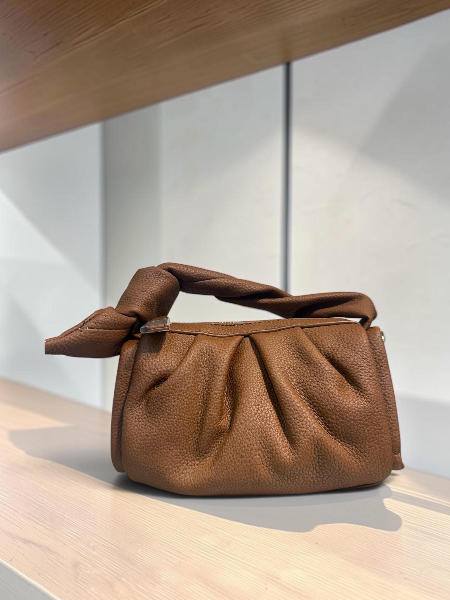 Bolso pequeño pouch marrón