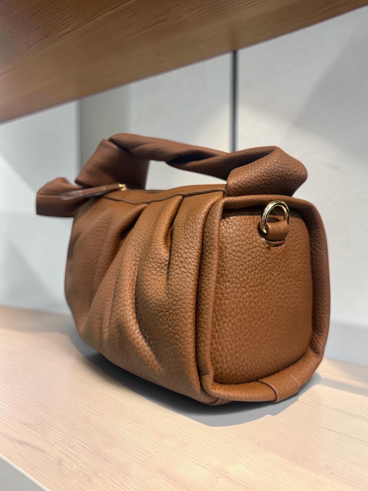 Bolso pequeño pouch marrón