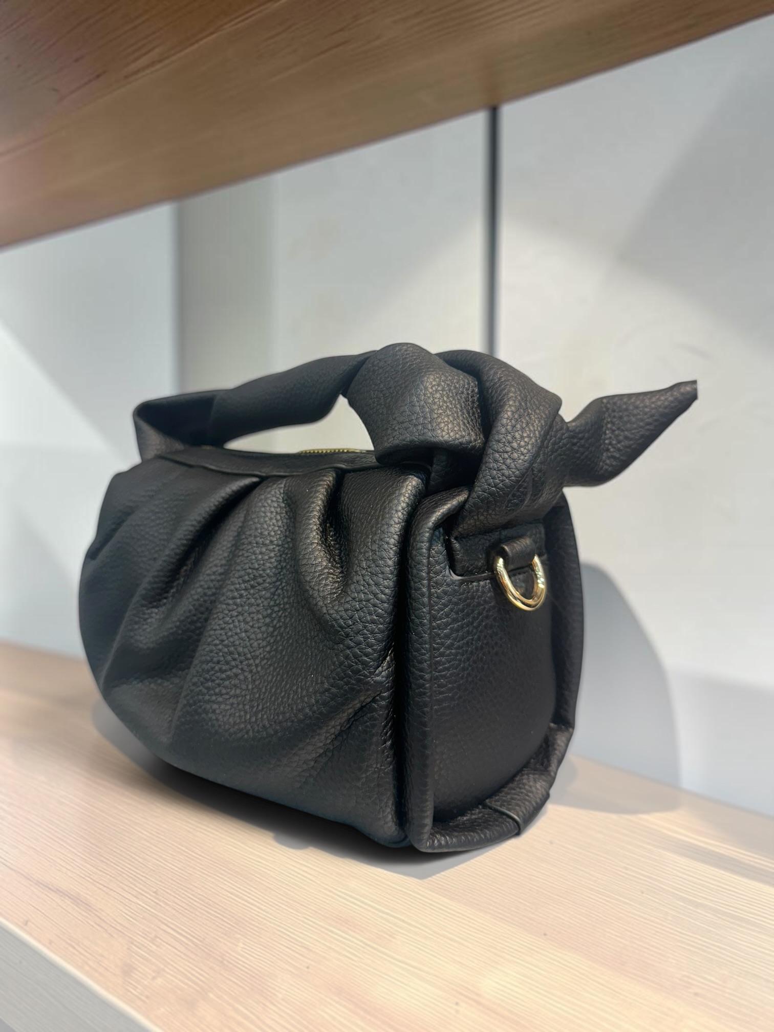 Bolso pequeño pouch negro