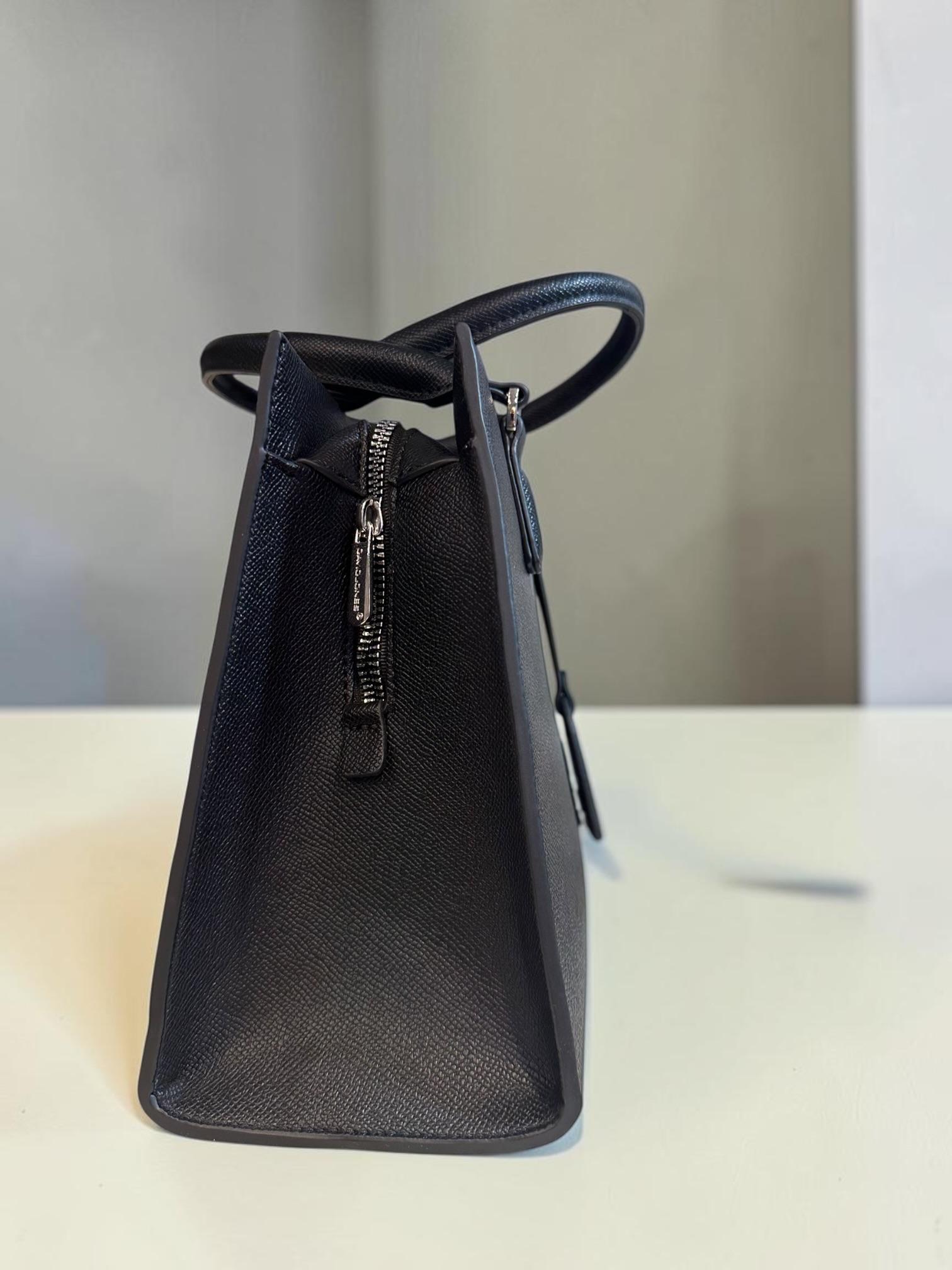 Bolso de mano mediano