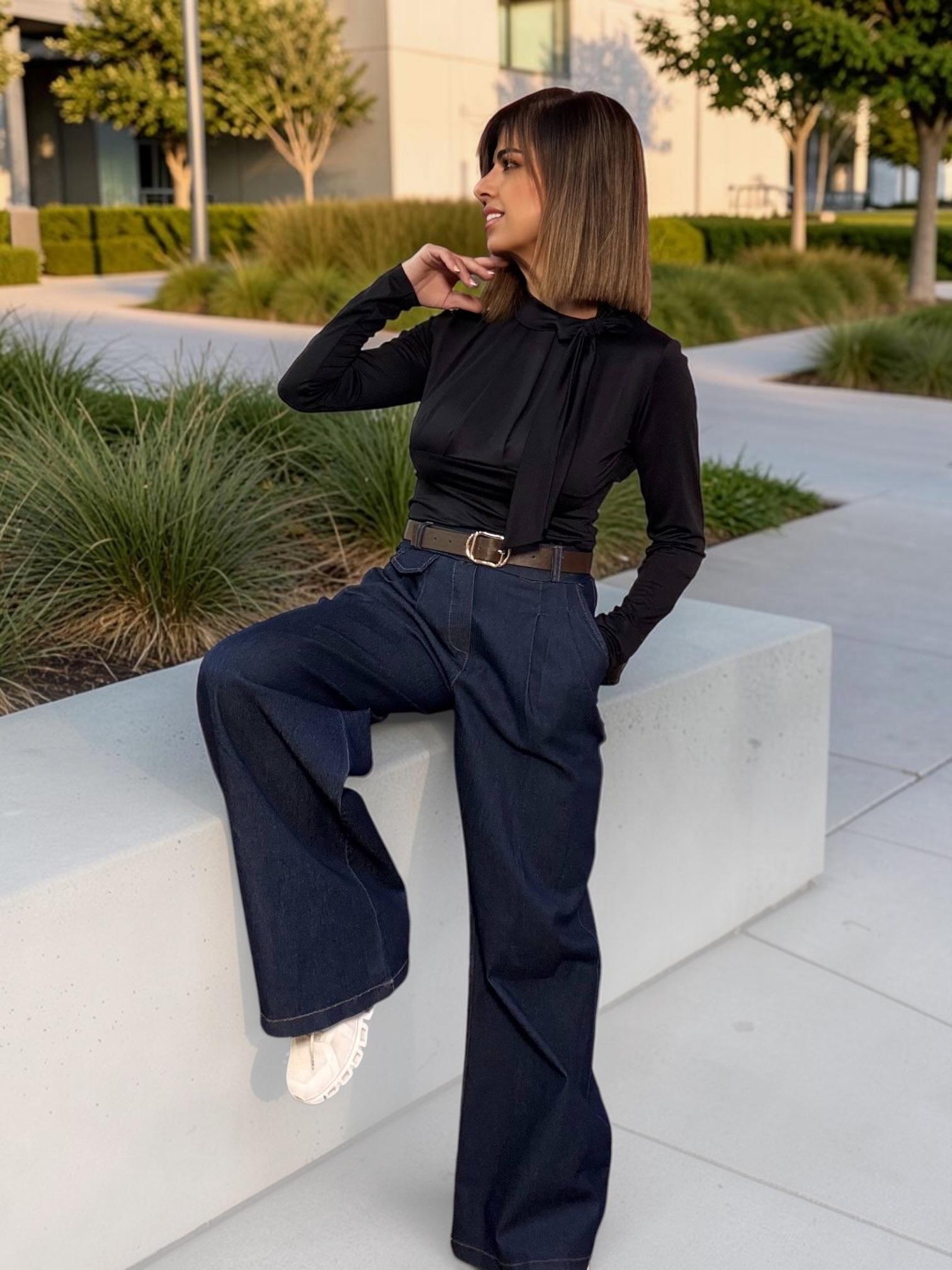 PANTALÓN TEJANO OSCURO PLIEGUES